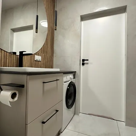 Złotowłosa Na Fuzji, Parking Podziemny Gratis !!! Klimatyzacja, Wejście Na Kod, Wifi, Fv