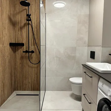 Złotowłosa Na Fuzji, Parking Podziemny Gratis !!! Klimatyzacja, Wejście Na Kod, Wifi, Fv